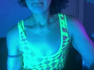 miaxxmartina latina cam girl likes to sit naked on camera