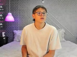 evie_demn cumshow with beautiful webcam couple online