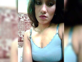 meherin-afra6 asian brunette cam girl shows her pussy on camera