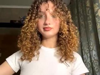 alfredaspagnolo cam girl gets her ass hard fucked by her partner