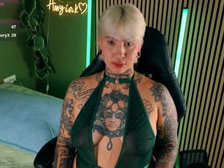 amy-ink6969 beautiful cam babe has the ever-willing mens at her service, and she uses him for all he's good for
