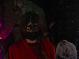 li-drago horny cam girl loves takes a cock deep in her pussy
