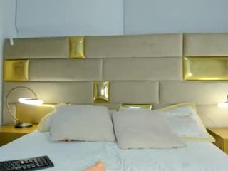 scarlettflever cam babe with big tits in private live sex show