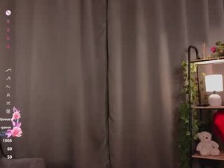 gloriacox_ depraved blonde cam girl presents her pussy drilled