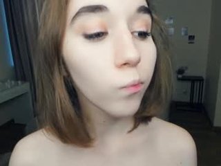 reed_lips sex cam with a horny cute cam girl that's also incredibly naughty