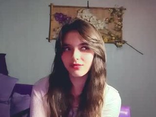 elisabethmikowski sweet lips wrap his cock around and hot mouth starts sucking it