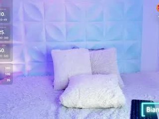 bianca_onyx latina cam girl likes to sit naked on camera