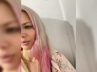 milanii depraved blonde cam girl presents her pussy drilled