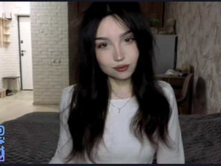 yuliakim elegant cam girl in a revealing bra online