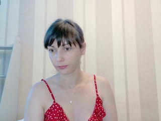candy-spisy depraved brunette cam girl presents her pussy sodomized