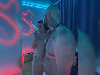 yugovi brunette cam babe loves getting her cunt banged online