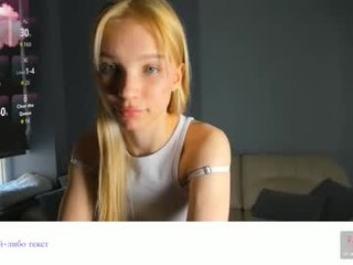 18kira18 naked cam girl loves ohmibod vibration in her tight pussy online