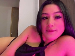 candyhott9a latina cam babe brings live sex to him online