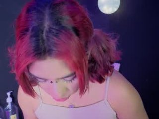 isisjones18 latina cam babe crawls between machines, cums on herself & literally shakes with orgasms